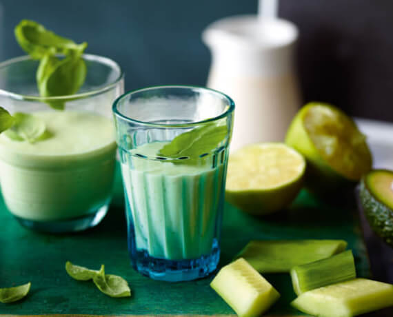 Grüner Smoothie mit Buttermilch