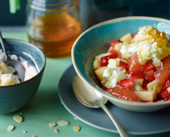 Joghurt mit Grapefruit-Salat