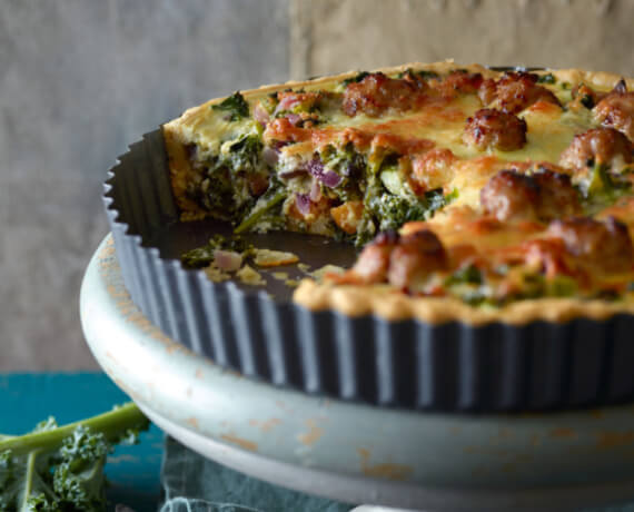 Grünkohlquiche mit Bratwurst