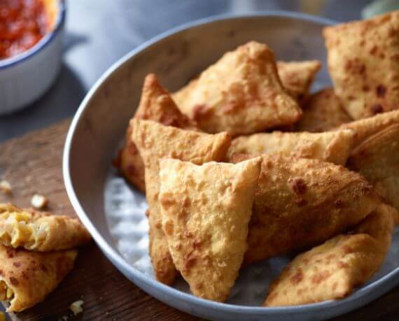 Samosas mit Kokos-Linsen-Füllung