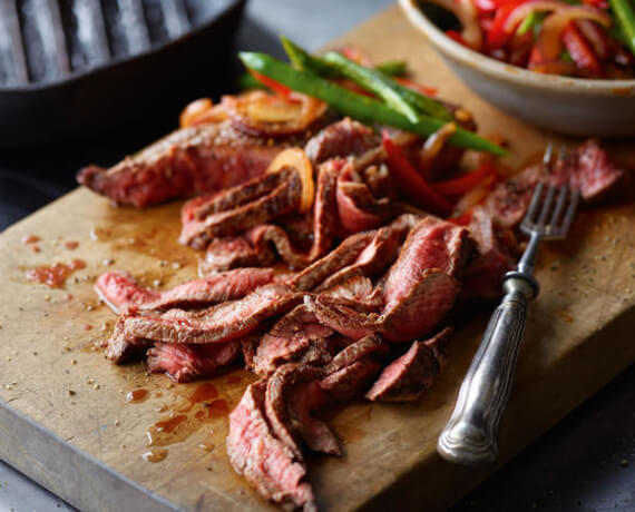 Steaks mit Bohnen-Paprika-Gemüse