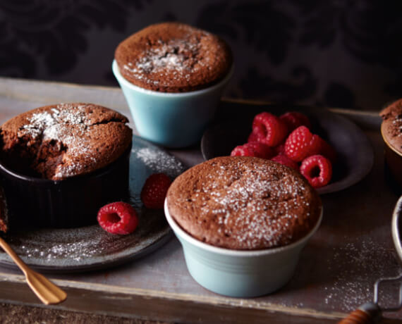 Schoko-Espresso-Soufflé mit Kardamom