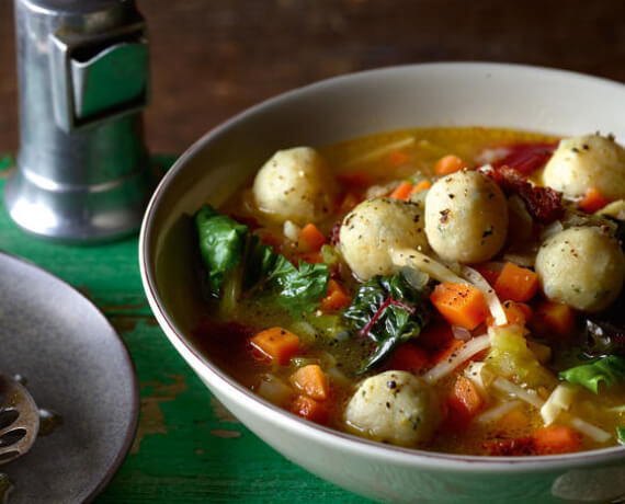 Minestrone mit Grießknödelchen