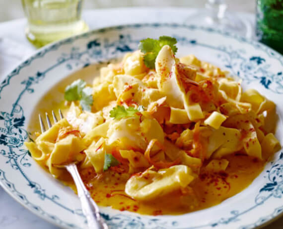 Bandnudeln und Kabeljau in Orangen-Sauce