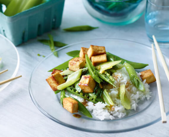 Grünes Wok Gemüse mit Tofu