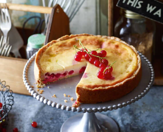 Käsekuchen mit Johannisbeeren