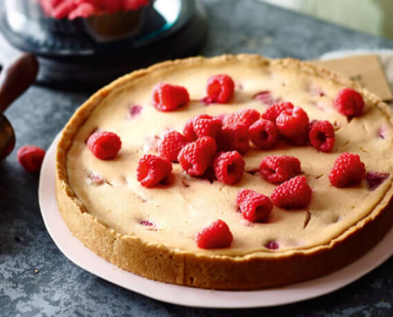 Veganer Cheesecake mit Himbeeren