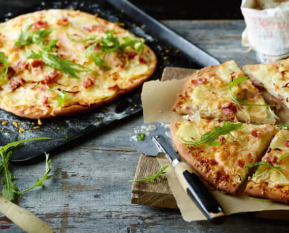 Kartoffelpizza mit Rucola