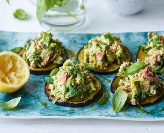 Aubergine mit Thunfisch-Avocado-Rillette