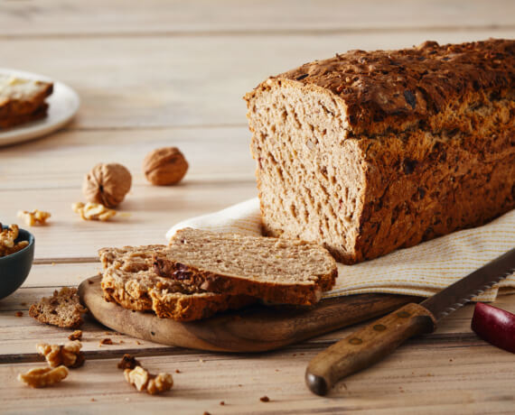 Schnelles Brot-Rezept mit Apfel und Walnüssen