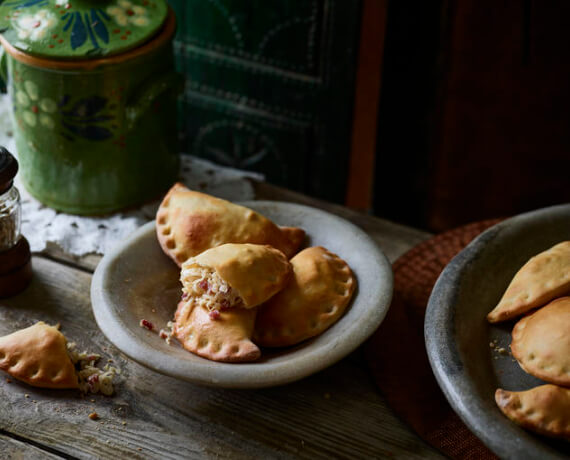 Piroggen mit Sauerkraut-Schinken-Füllung