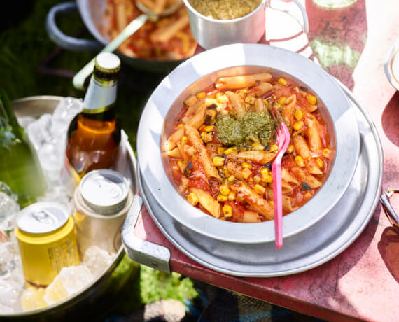 Nudeln mit Tomaten-Gemüse-Sugo