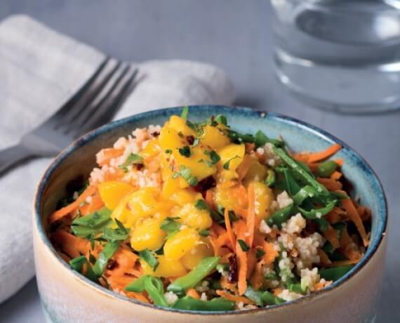 Gemüsecouscous mit pikantem Mango-Kräuter-Chutney