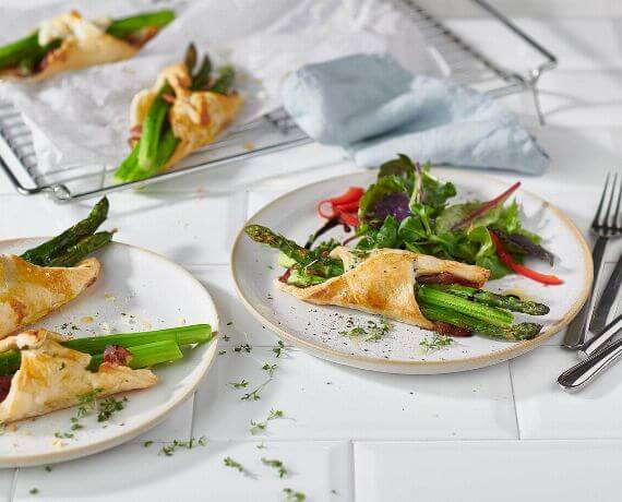 Spargel im Blätterteig mit Frischkäse