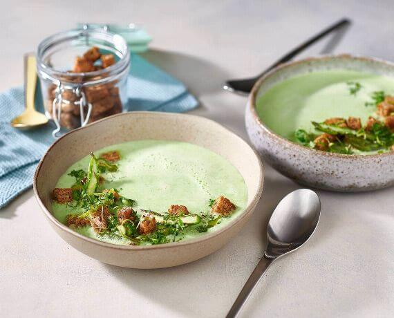 Spargelcremesuppe aus grünem Spargel