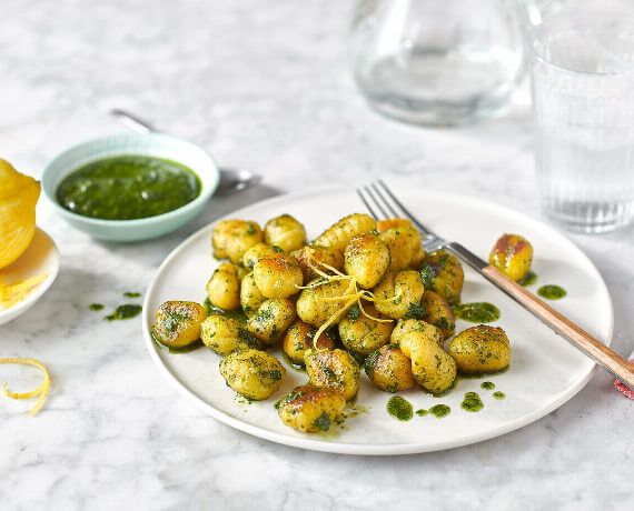 Gebratene Gnocchi mit veganem Bärlauchpesto