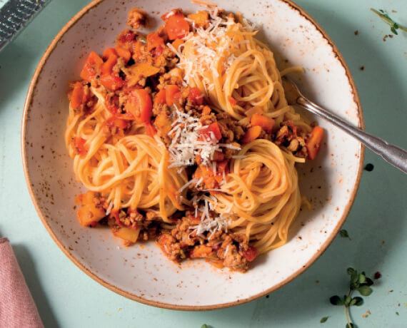 Spaghetti Bolognese mit Parmesan