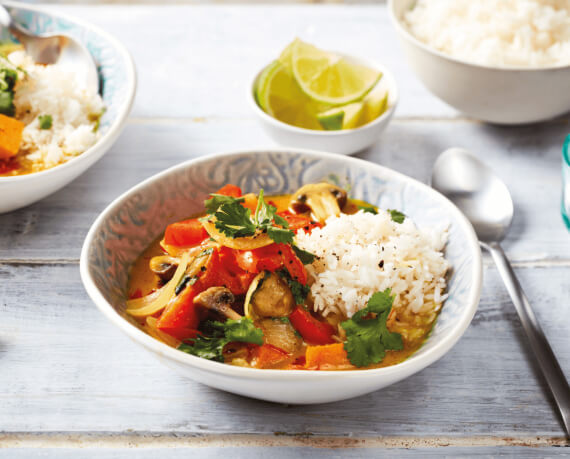 [Schnell &amp; einfach] Gemüse-Thai-Curry mit Jasminreis und frischem ...
