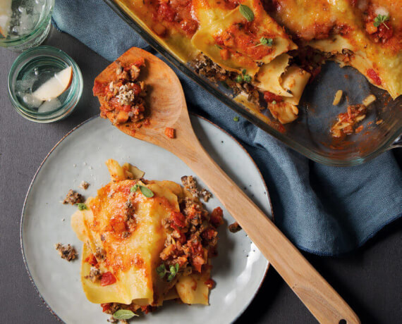 Lasagne mit Tomatensugo und Champignons