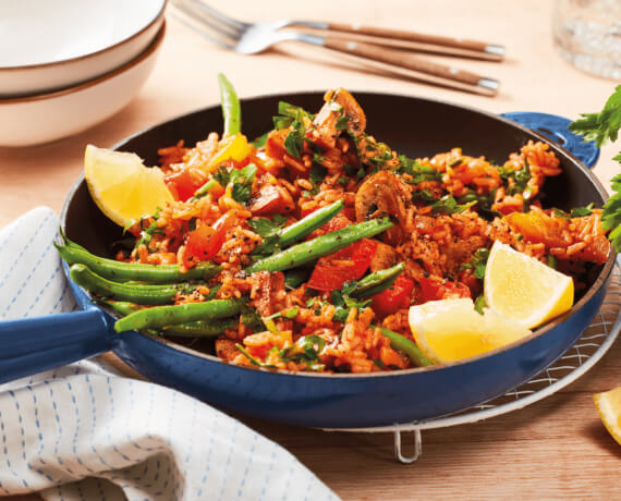 Bunte Gemüse-Reis-Pfanne mit Paprika, Champignons und Bohnen