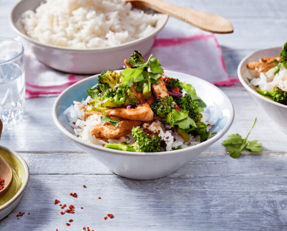 Wok mit Hähnchen und Brokkoli