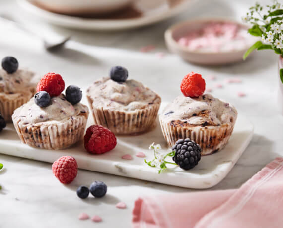 Frozen-Joghurt-Muffins mit Beeren