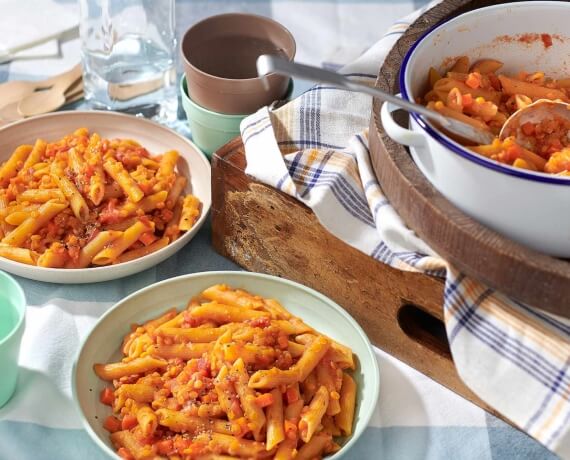 One Pot Pasta mit Linsenbolognese zum Campen