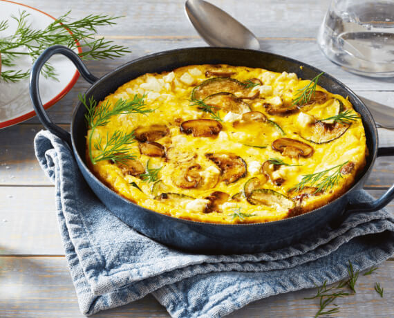 Frittata mit Zucchini, Champignons und Feta