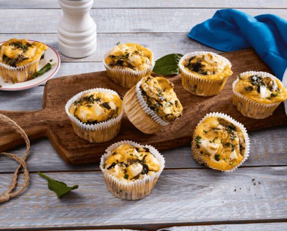 Eier-Muffins mit Feta und Spinat