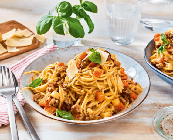 Spaghetti mit weißer Bolognese