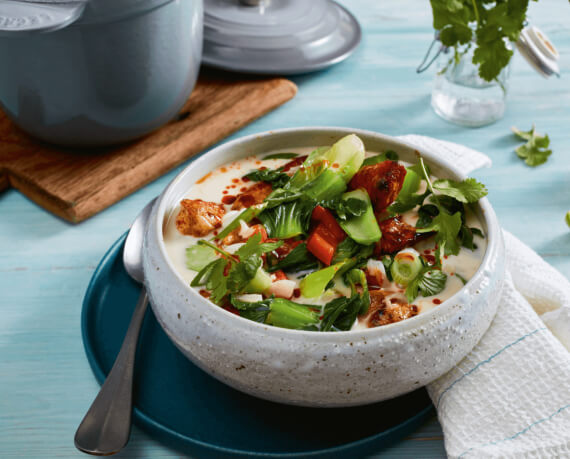 Pak-Choi-Kokos-Suppe mit Putenstreifen