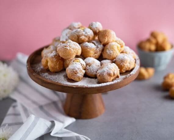 Zeppole mit Crema Pasticcera