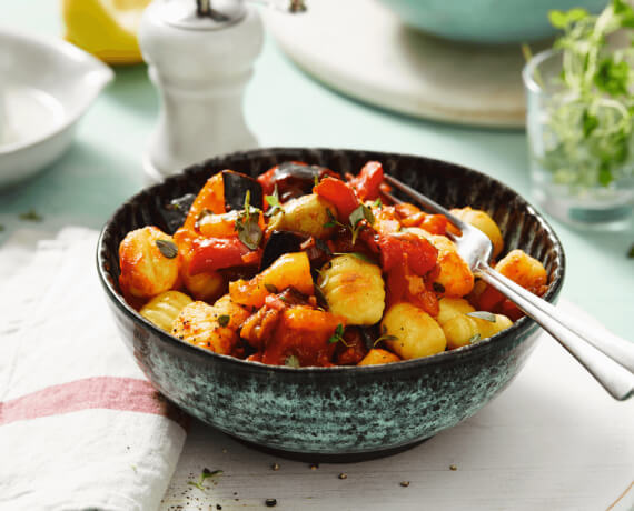 Vegane Gnocchi mit sizilianischer Caponata