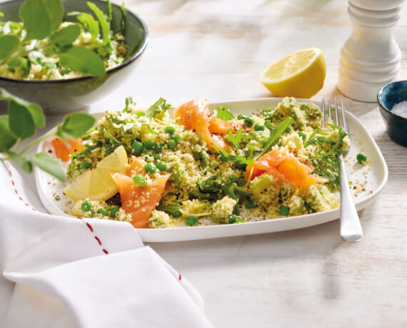 Zitronen-Couscous mit Avocado und Lachs