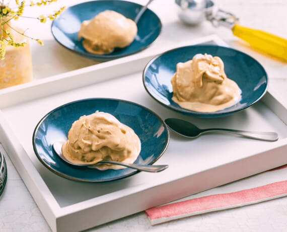 Vegane Nicecream mit Erdnussbutter