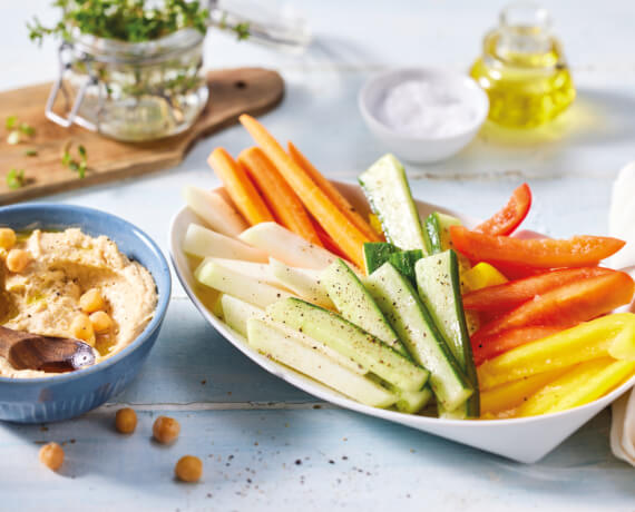 Hummus mit Gemüsesticks