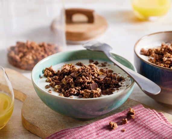 Schoko Knuspermüsli mit Joghurt