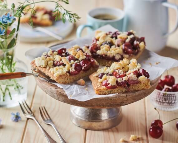 Veganer Kirsch-Streuselkuchen