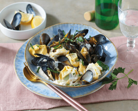 Tortelloni mit Miesmuscheln in Weißweinsud