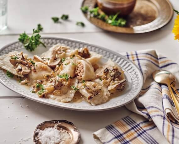 Pierogi mit Pilz-Sahne-Soße