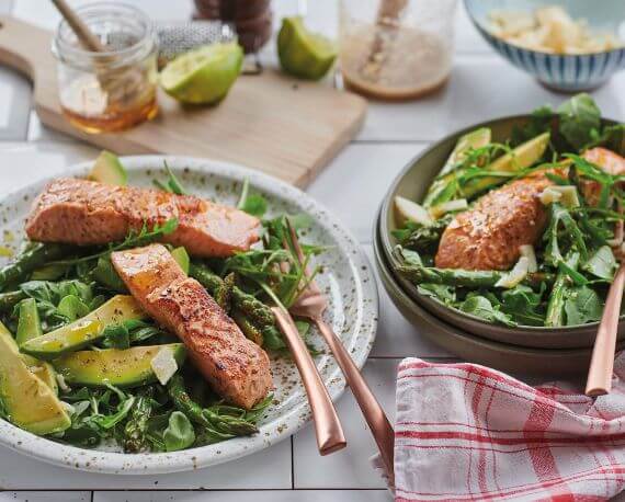 Ofenlachs mit grünem Spargelsalat