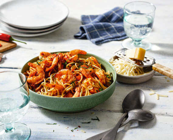 Spaghetti mit scharfer Garnelen-Tomatensoße