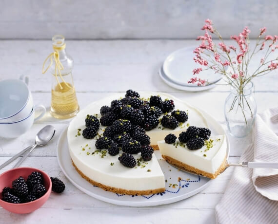 Joghurtkuchen mit Brombeeren