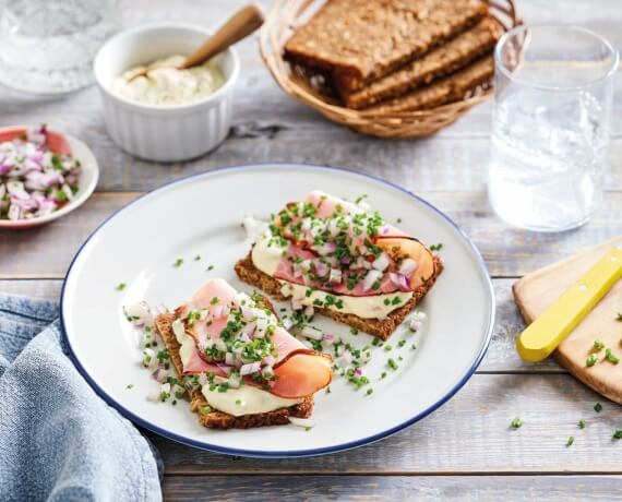 Belegte Brote mit Krustenbraten