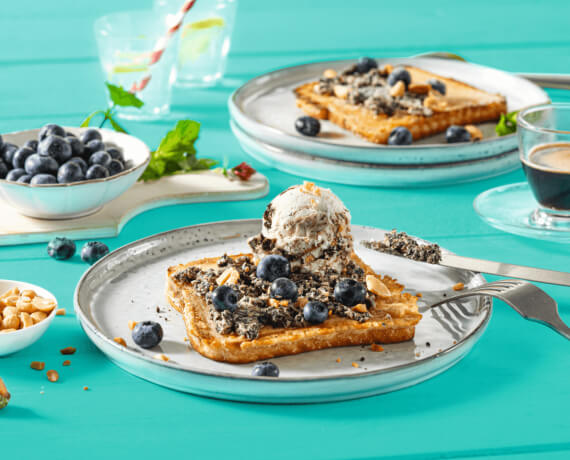 Cookies and Cream Aufstrich auf French Toast mit Peanut Butter Ice cream