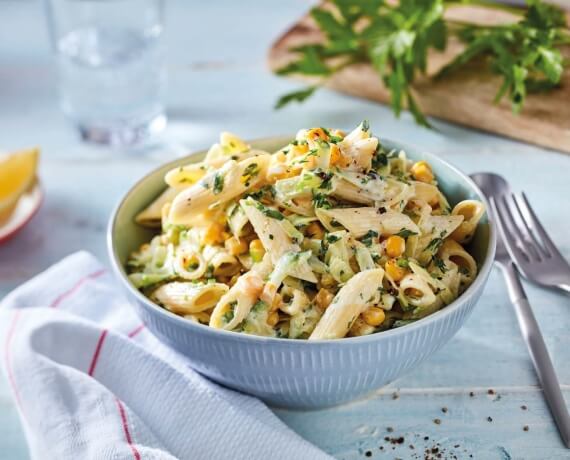 One Pot Pasta mit Zucchini und Mais