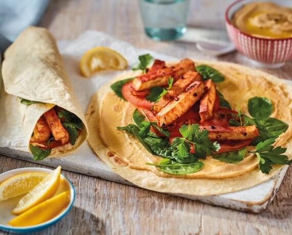 Vegane Wraps mit gebackenem Tofu