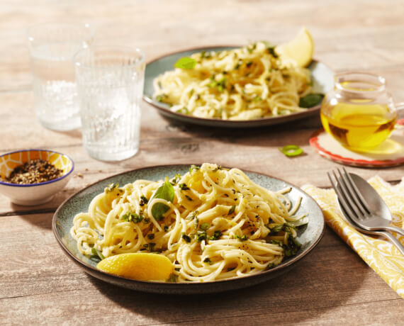 Spaghetti mit Avocado-Zitronen-Sauce