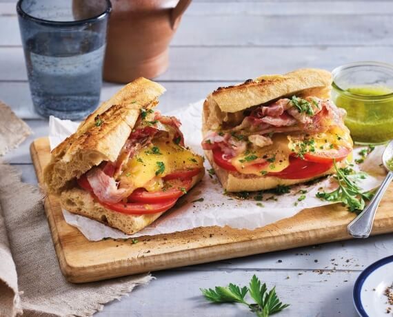 Porchetta-Sandwich mit Kräuteröl