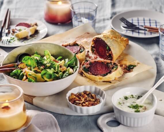 Veganer Wellington-Braten mit Feldsalat